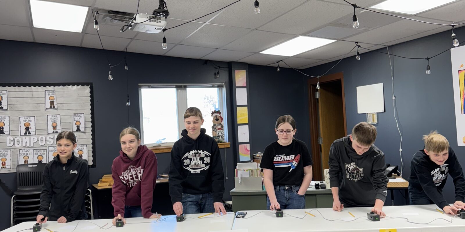 Quiz Bowl Teams Get Season Started at Silver Lake Invite