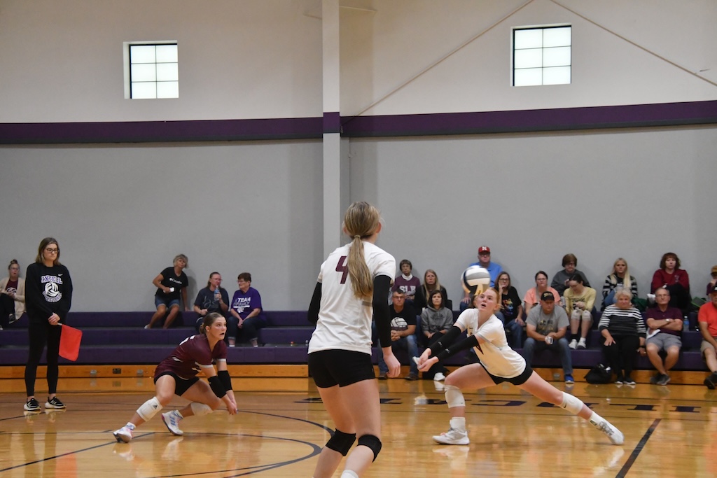 Silver Lake Volleyball Proves Resilient, Storms Back for 5th Place Finish