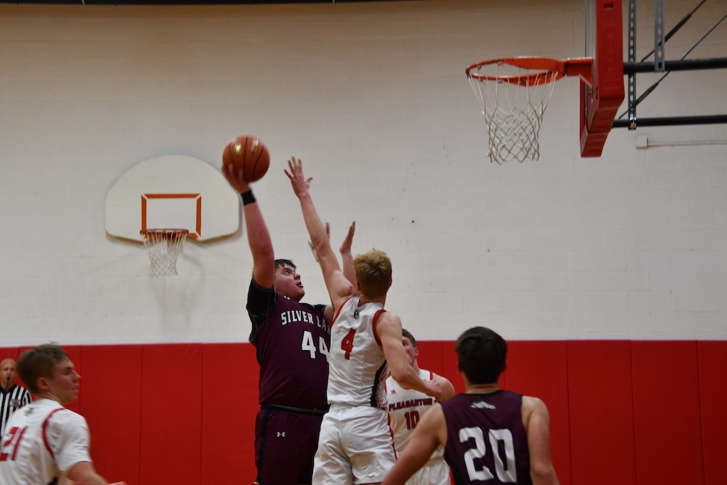 Mustangs Come Out on Top With Overtime Buzzer-Beater Against Pleasanton